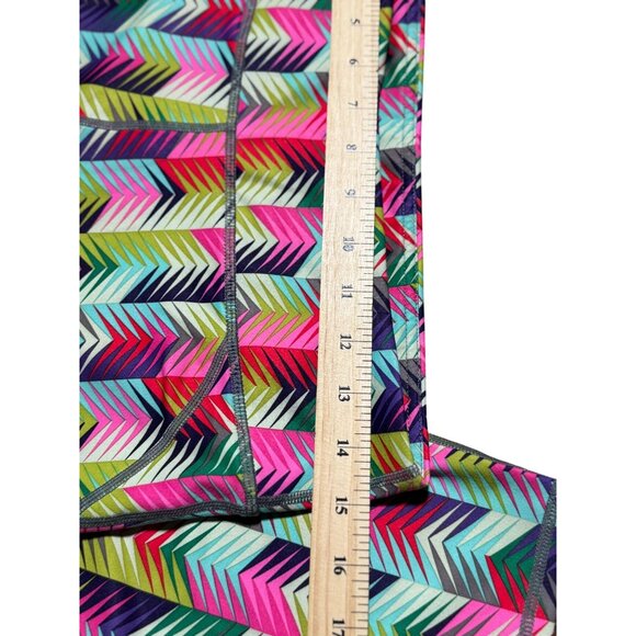 Fabletics Lima Capri Legging Womens Medium Multicolor Rainbow Chevron Print - Picture 6 of 10